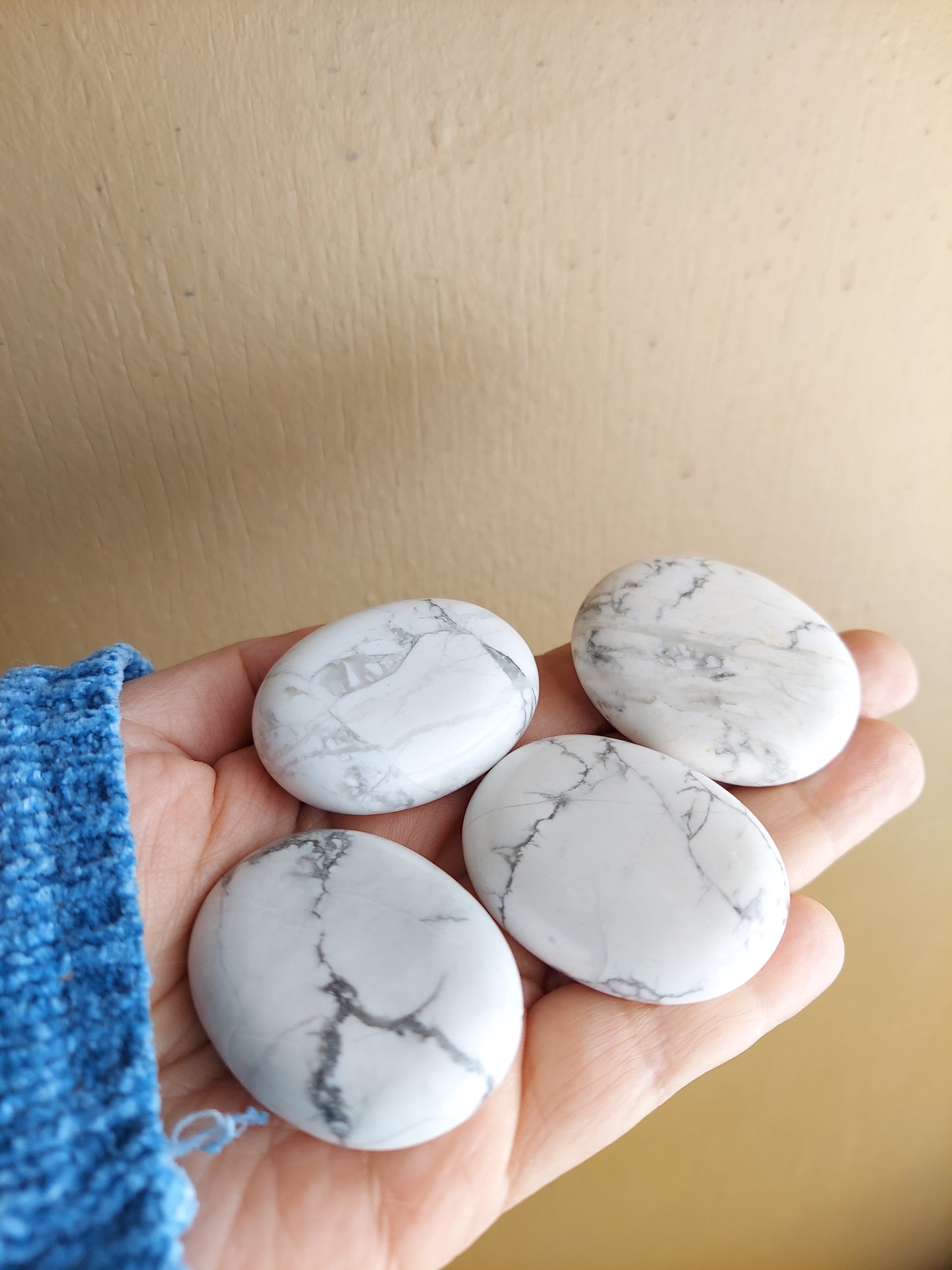 Howlite Palm Stone Crystals