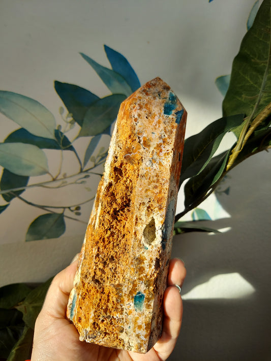 Orchid Calcite Blue Apatite Tower