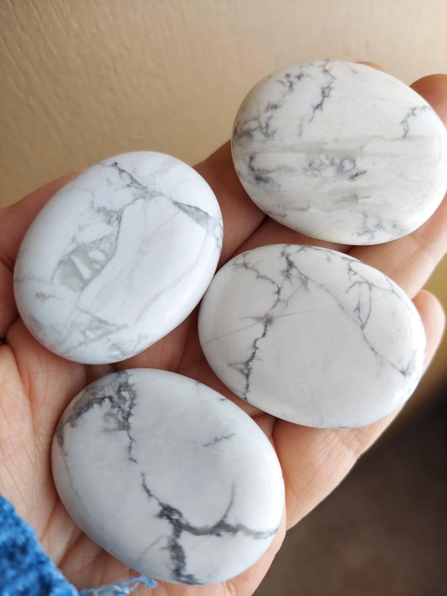 Howlite Palm Stone Crystals