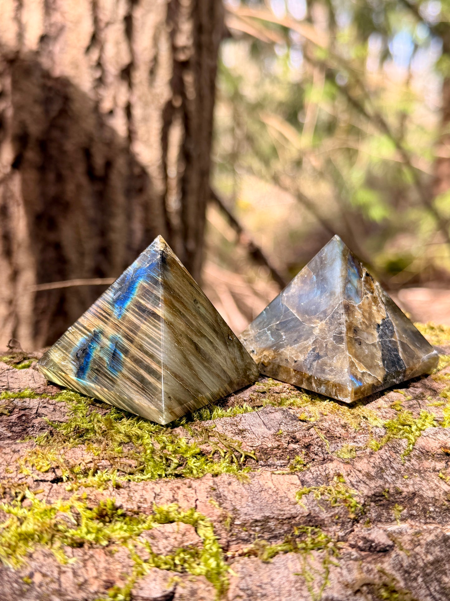 Labradorite Crystal Pyramid / Uplifting and Inspiring Stone / Crown Chakra Crystal