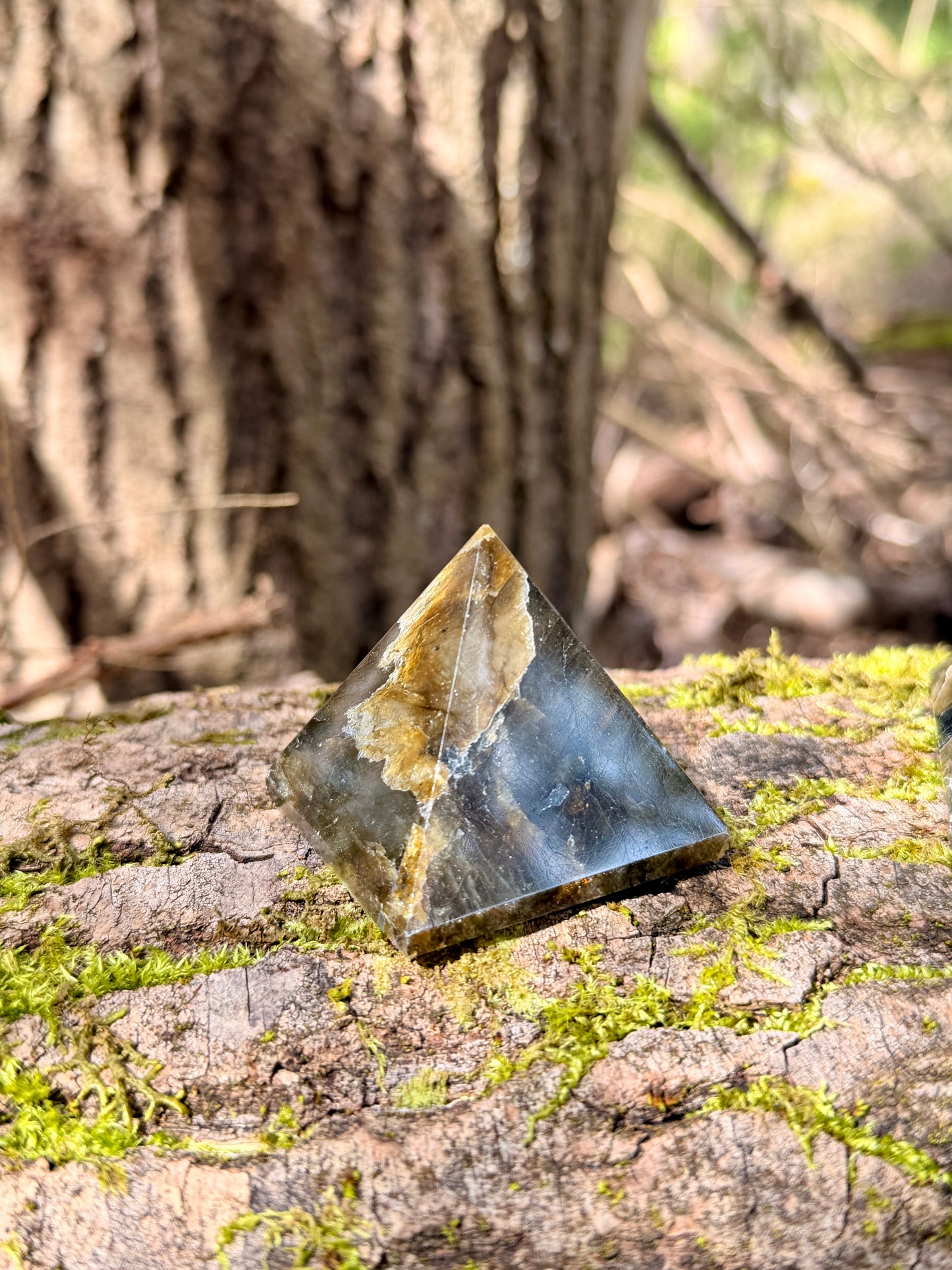 Labradorite Crystal Pyramid / Uplifting and Inspiring Stone / Crown Chakra Crystal