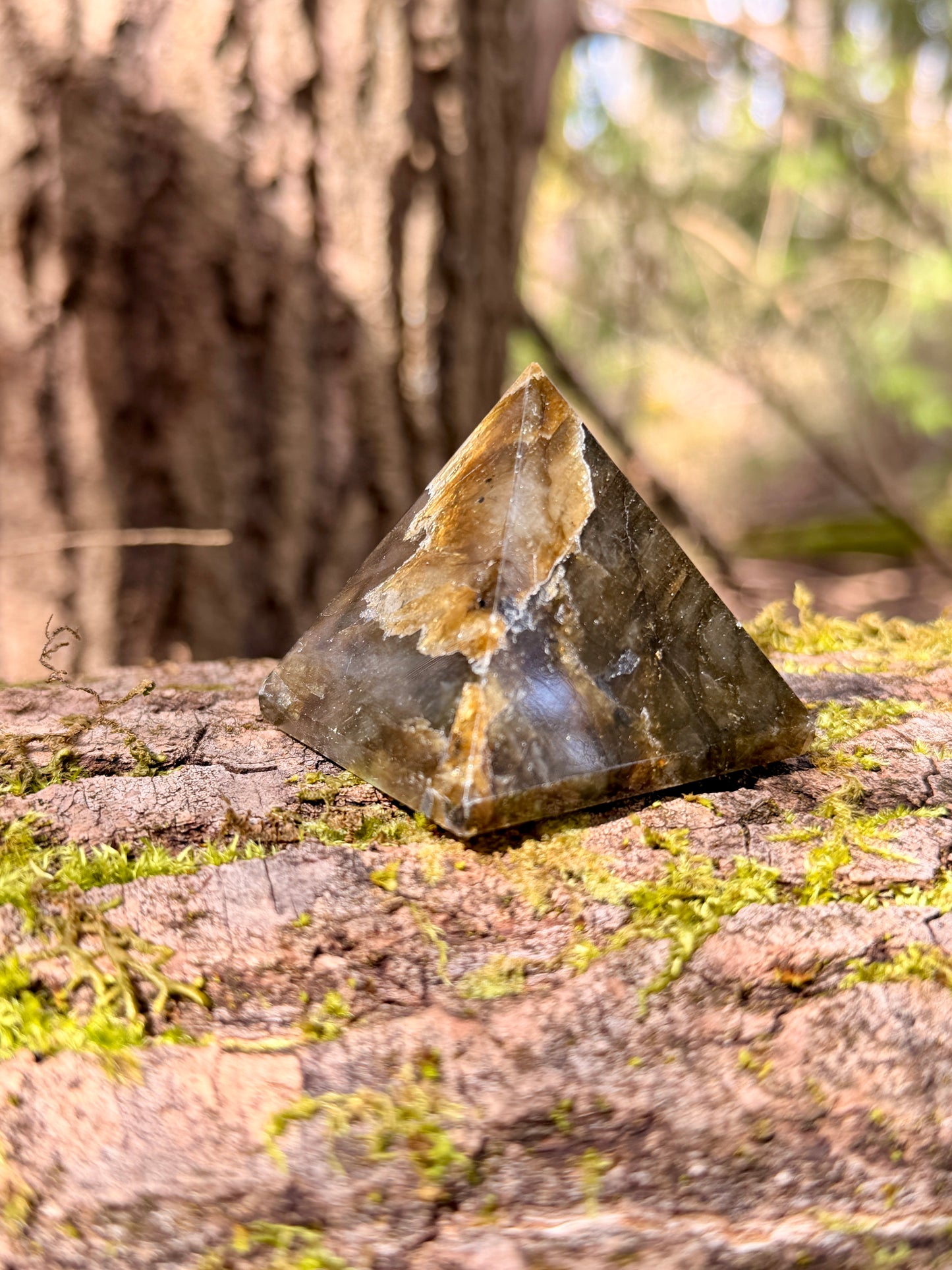 Labradorite Crystal Pyramid / Uplifting and Inspiring Stone / Crown Chakra Crystal