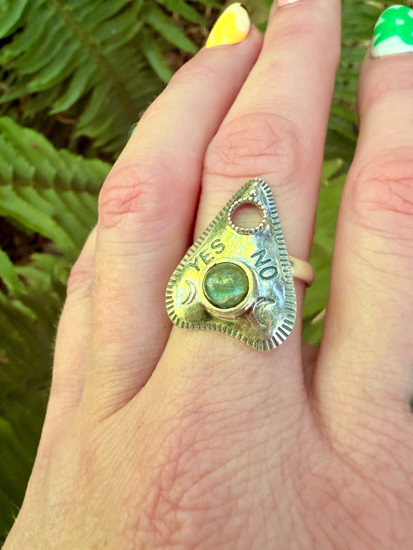 Planchet Shaped Sterling Silver Labradorite Ring